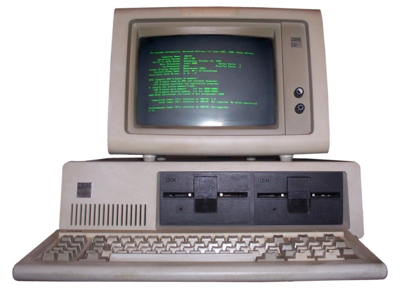 Credit - Boffy B - IBM PC 5150 with keyboard and green monochrome monitor (5151), running MS-DOS 5.0